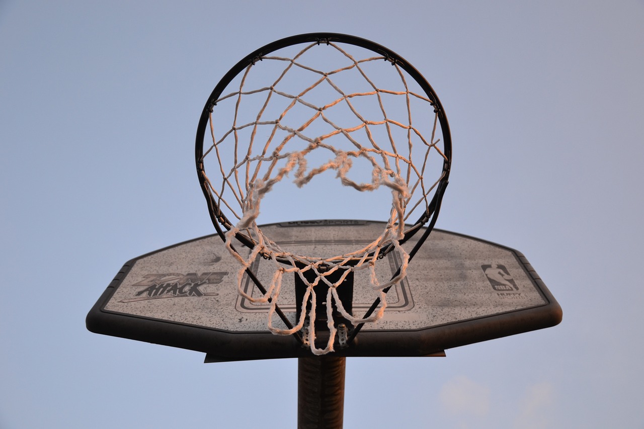 NBA录像回放，解读篮球巨星的战术智慧与竞技风暴