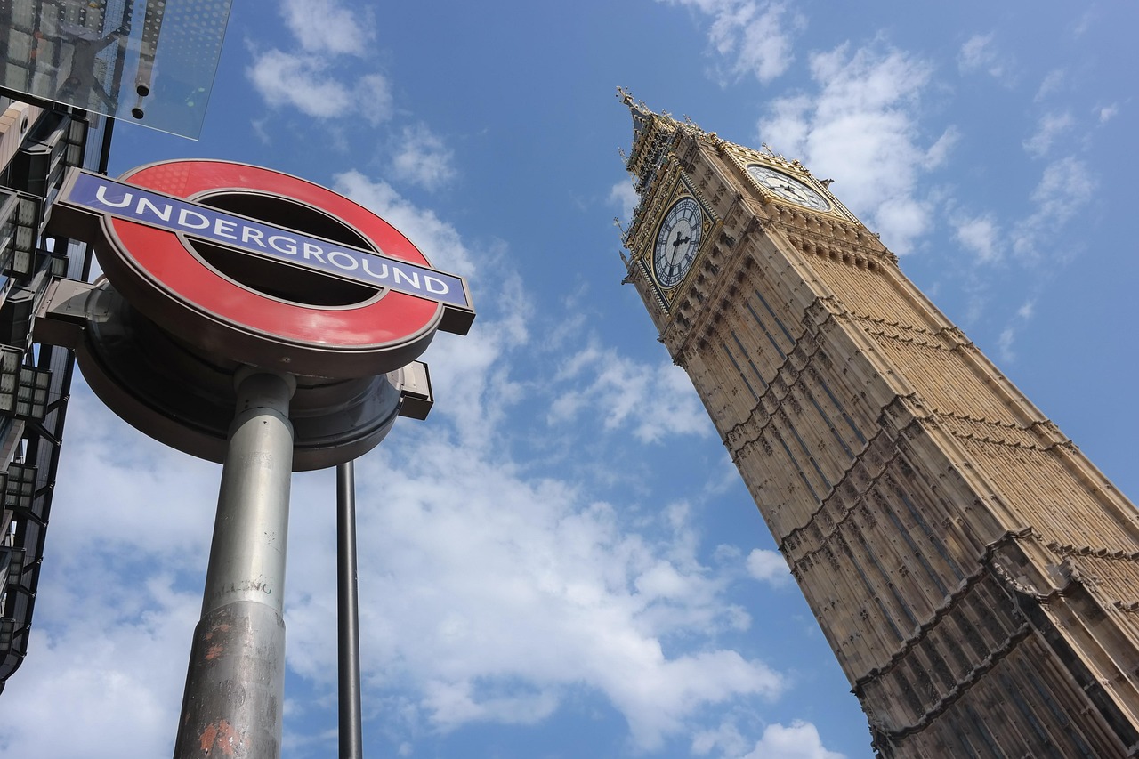 深入解析建筑工程业的英文表达与全球实践