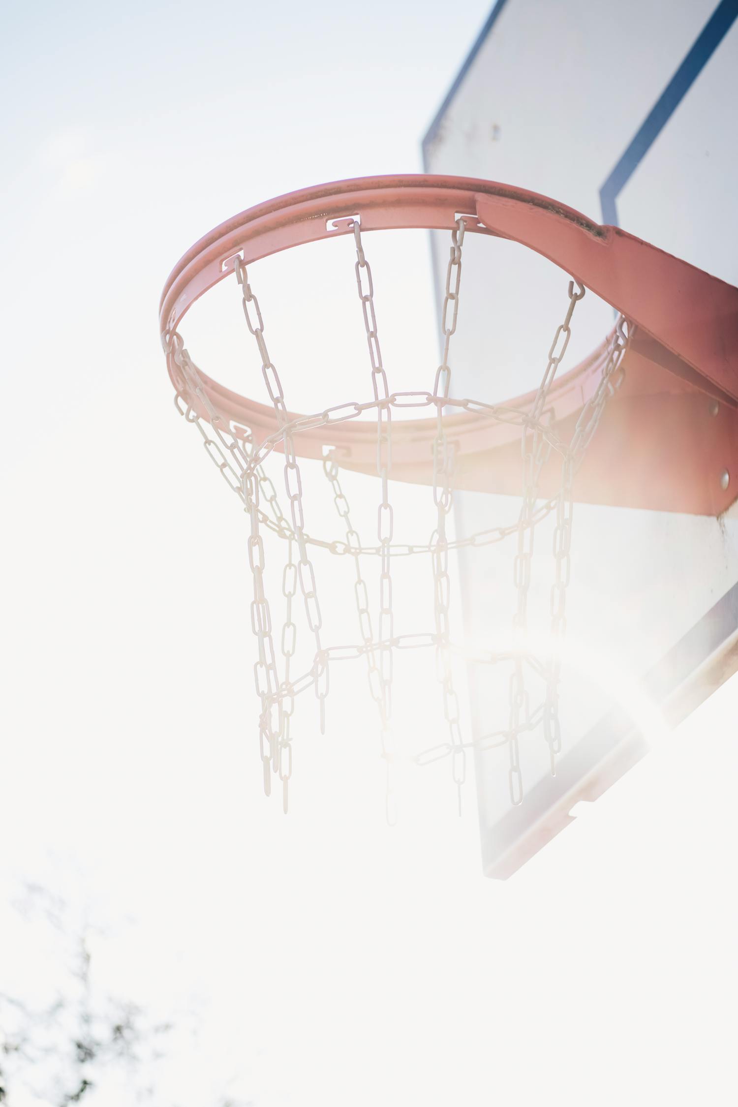 飞跃篮筐的激情，NBA炸裂扣篮集锦的魅力
