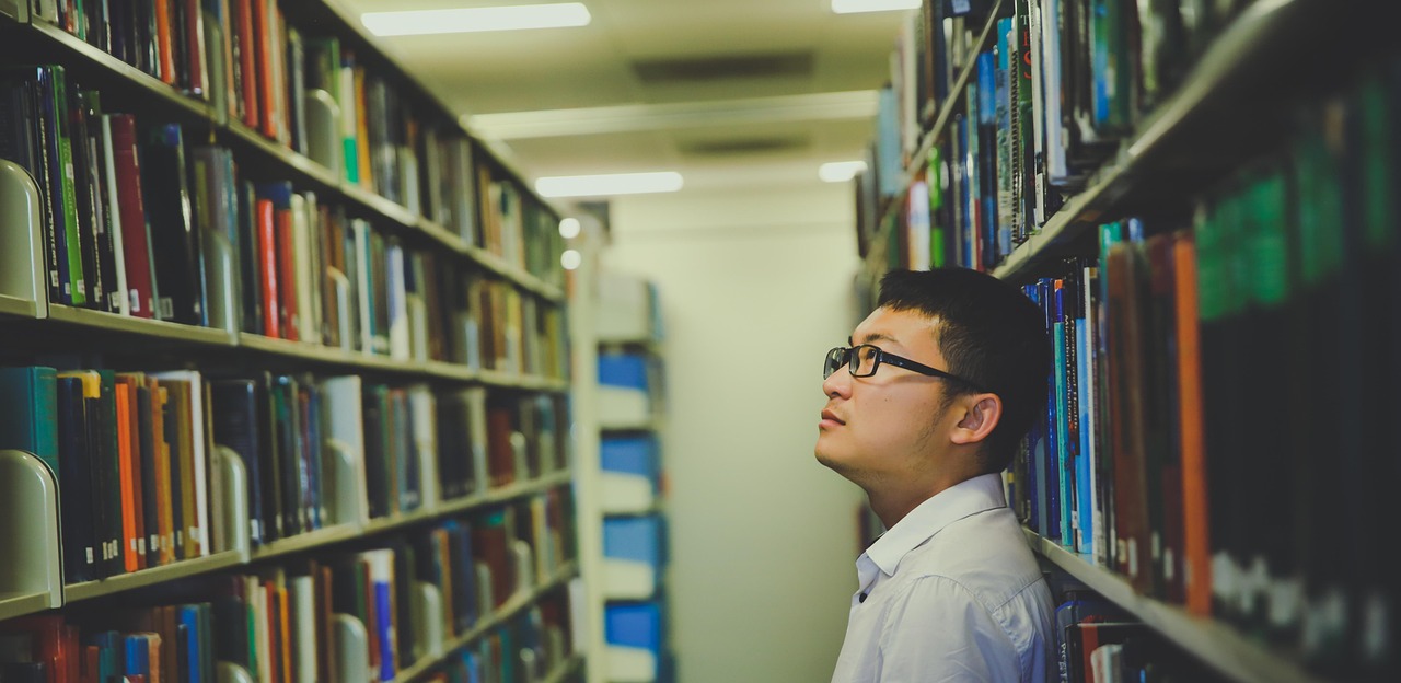 巨明教育培训学校，开启知识之门，点亮智慧之光