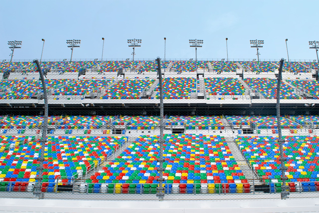 尤文图斯阵容深度解析：从安联球场到孔蒂纳萨训练基地，揭秘球队核心与未来